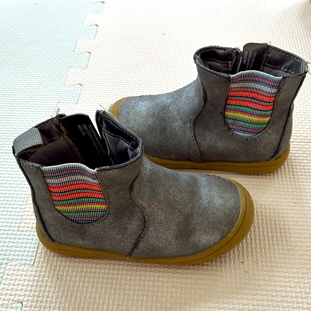Kids Metallic Gray Chelsea Boots with colorful accent